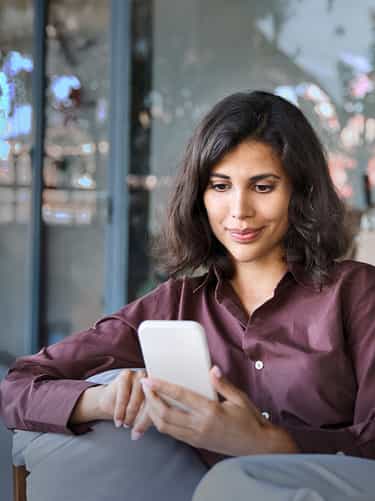 Orchestrating two-way synchronization within team communication